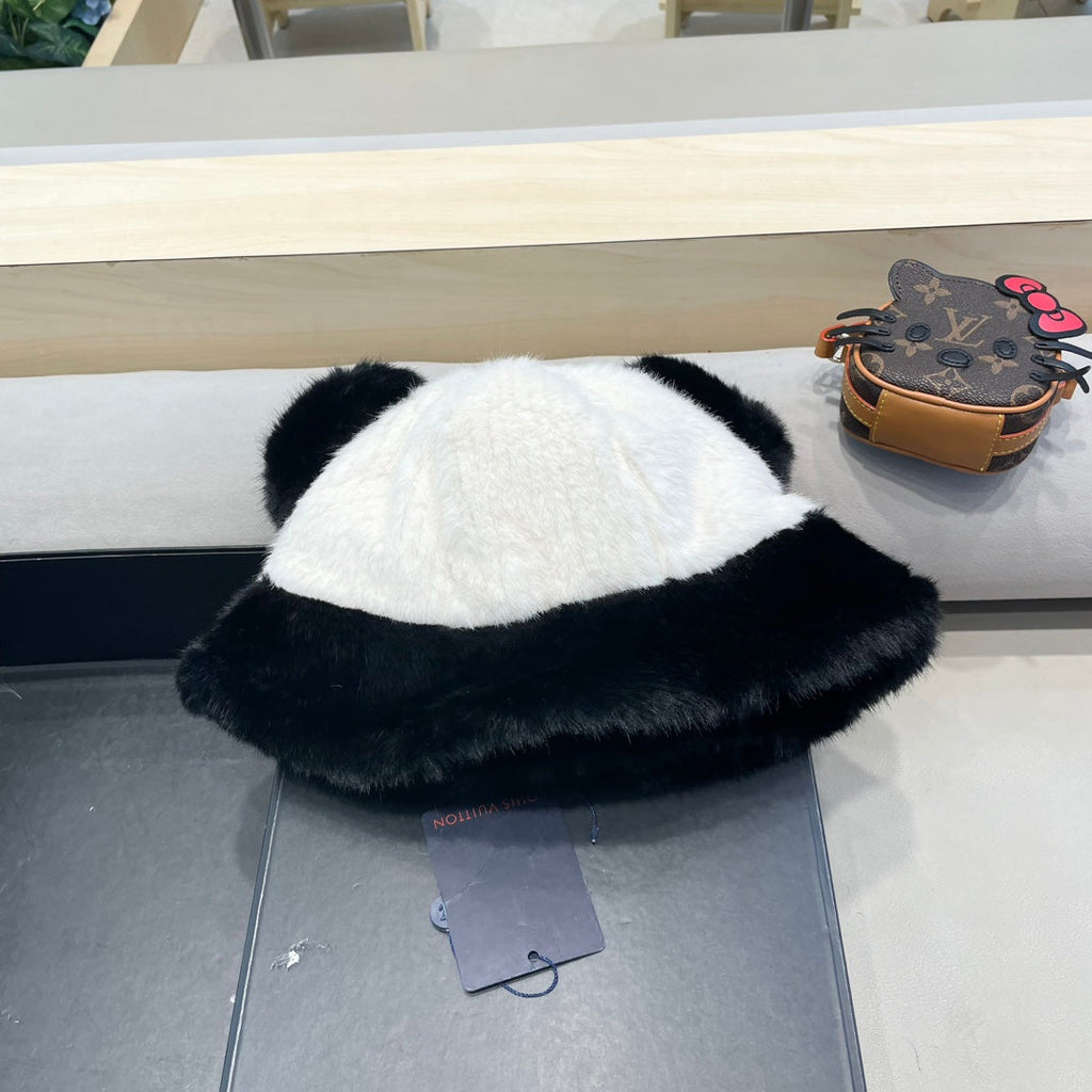 LOUIS VUITTON FISHERMAN HAT IN WHITE MIX BLACK WOOL AND RABBIT FUR 409759