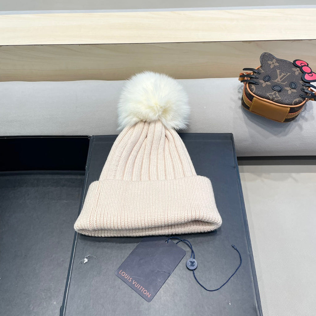 LOUIS VUITTON KNITTED BEANIE HAT IN LULLABY PINK WOOL AND FOX FUR 409792
