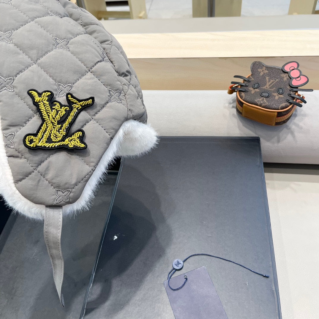 LOUIS VUITTON TRAPPER HAT IN GRAY COTTON 411229