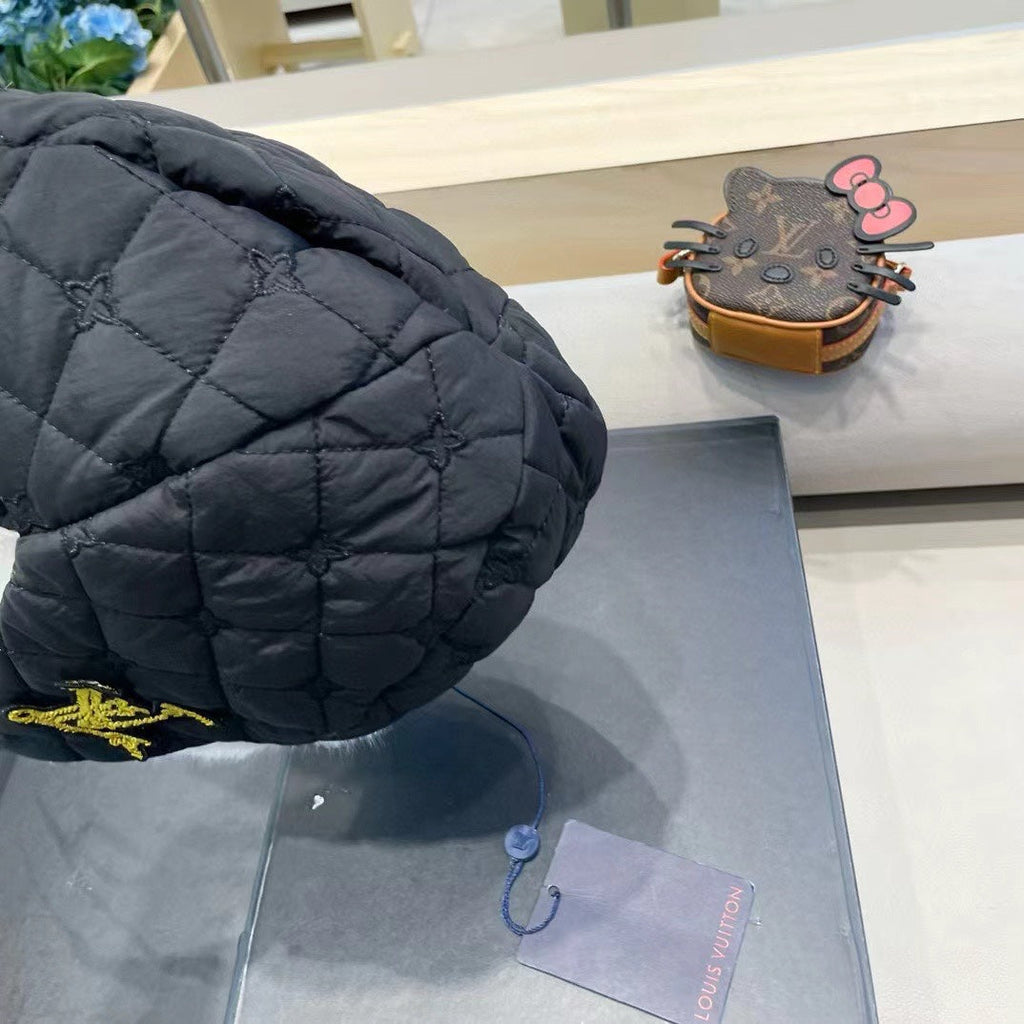 LOUIS VUITTON TRAPPER HAT IN BLACK COTTON 411231