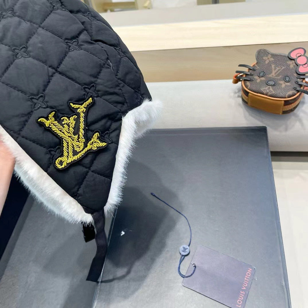 LOUIS VUITTON TRAPPER HAT IN BLACK COTTON 411231