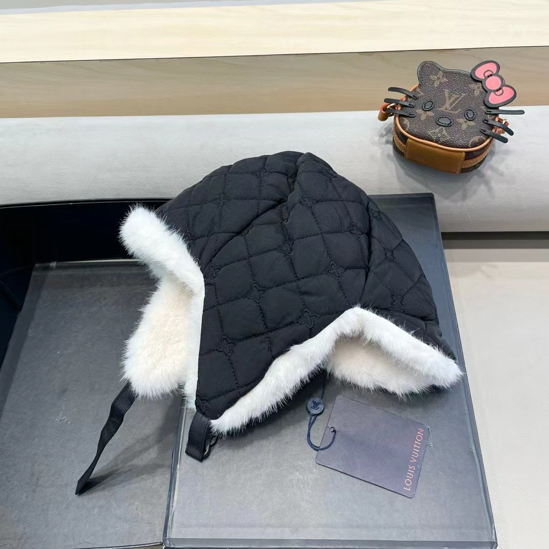 LOUIS VUITTON TRAPPER HAT IN BLACK COTTON 411231