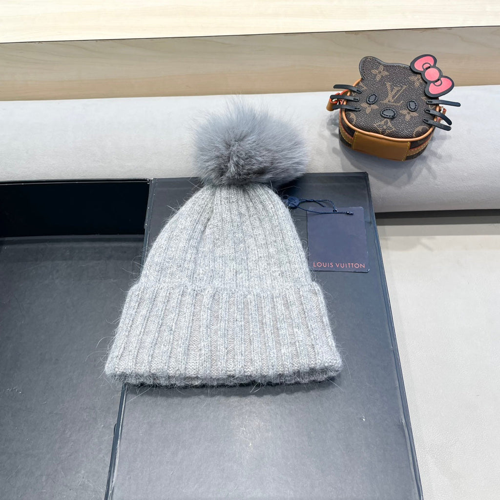 LOUIS VUITTON KNITTED BEANIE HAT IN GRAY WOOL 413367