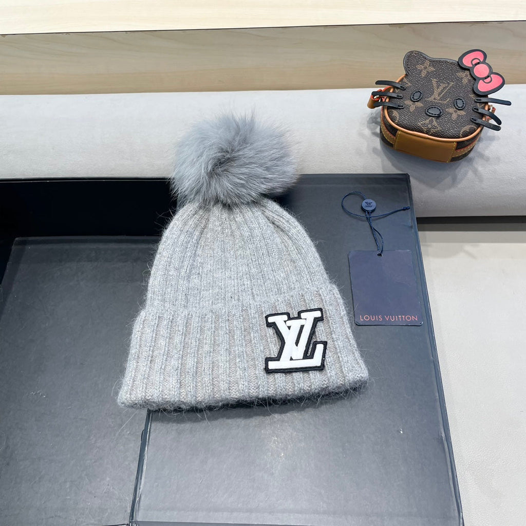 LOUIS VUITTON KNITTED BEANIE HAT IN GRAY WOOL 413367