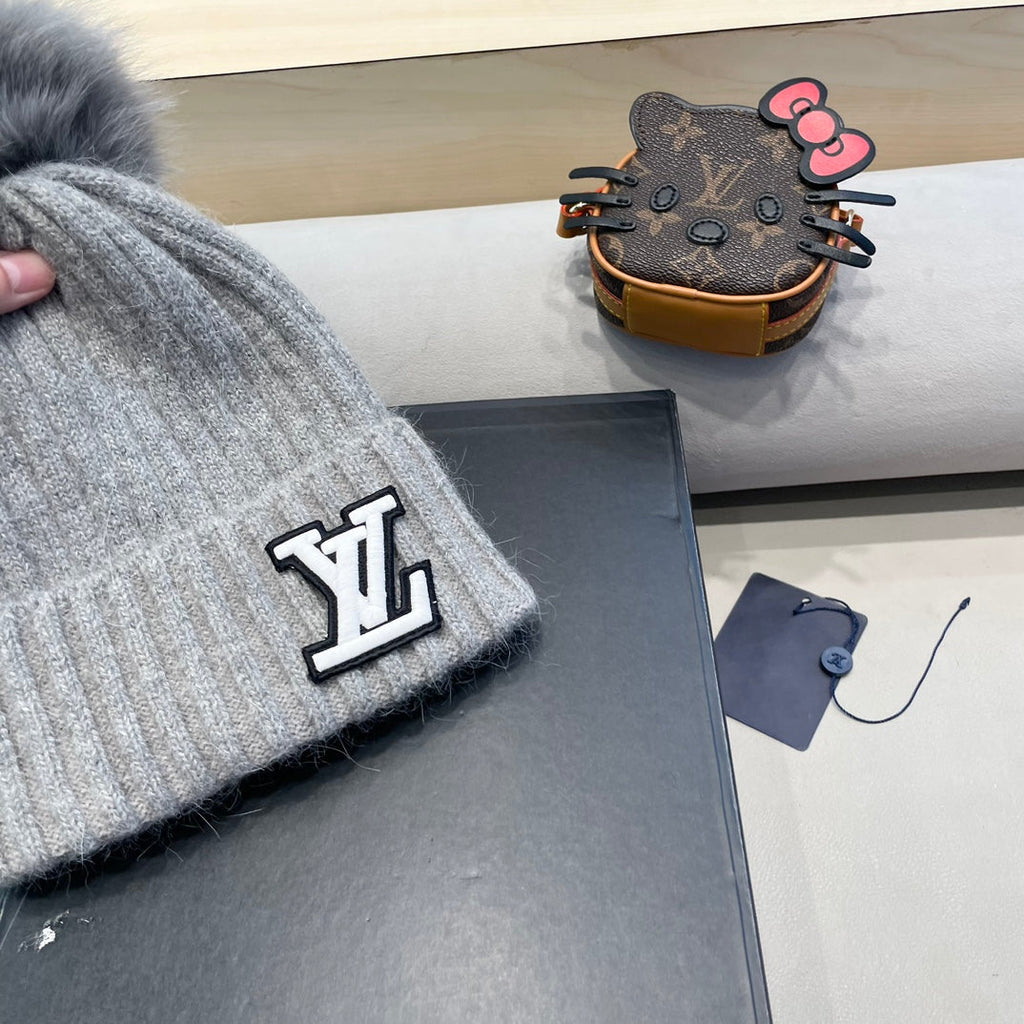 LOUIS VUITTON KNITTED BEANIE HAT IN GRAY WOOL 413367
