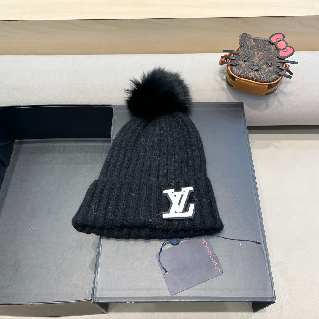 LOUIS VUITTON KNITTED BEANIE HAT IN BLACK WOOL 413369