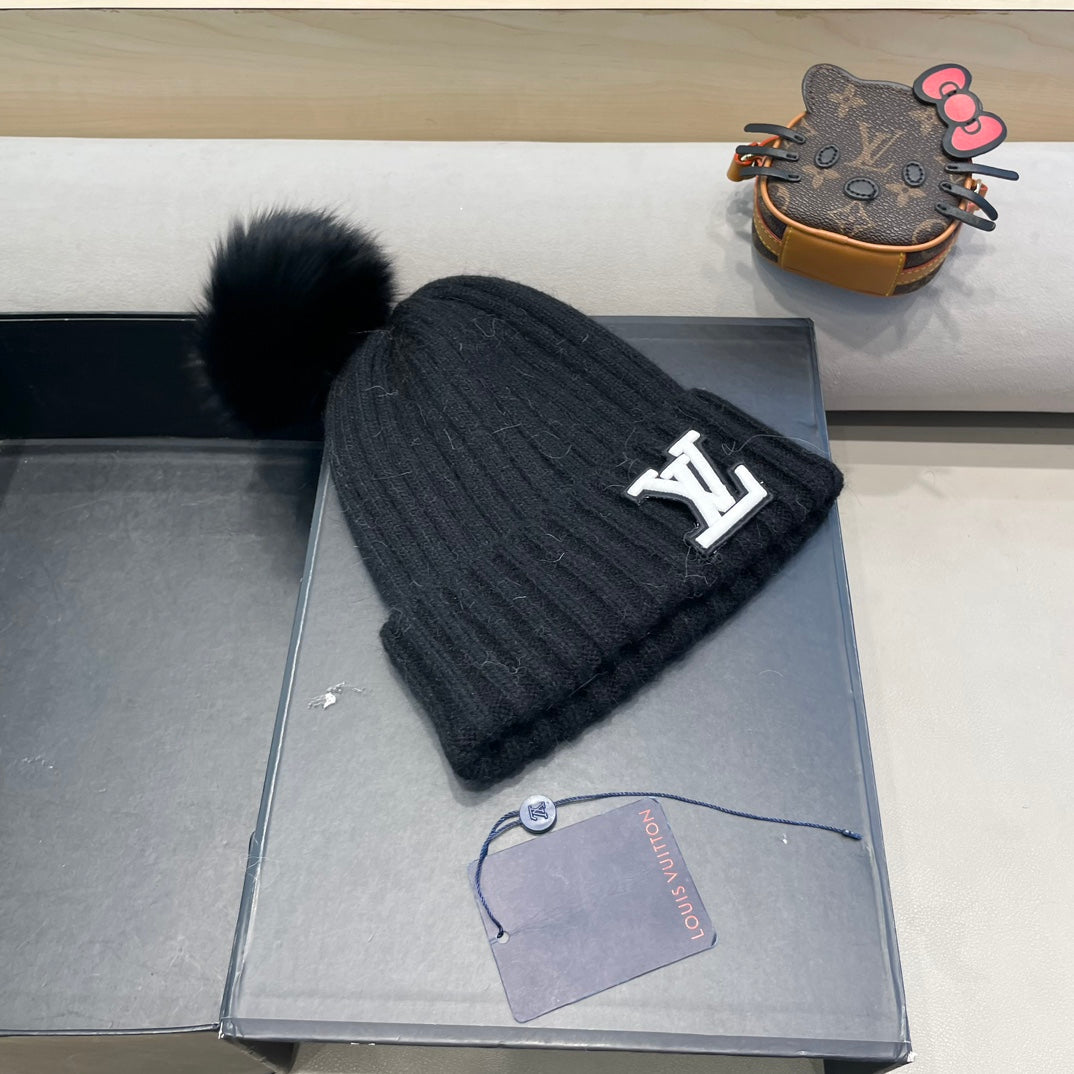 LOUIS VUITTON KNITTED BEANIE HAT IN BLACK WOOL 413369
