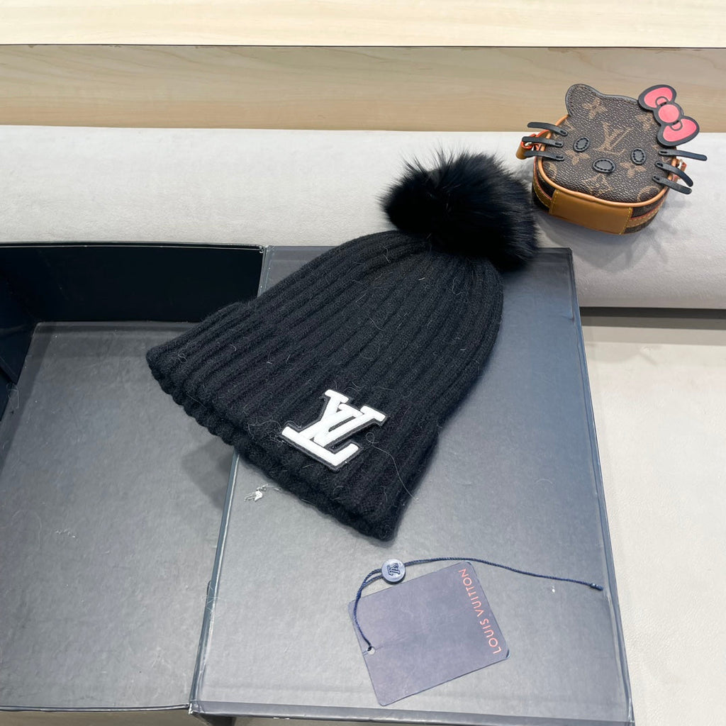 LOUIS VUITTON KNITTED BEANIE HAT IN BLACK WOOL 413369