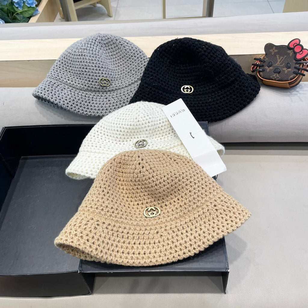 GUCCI KNITTED BUCKET HAT IN BLACK WOOL 413395