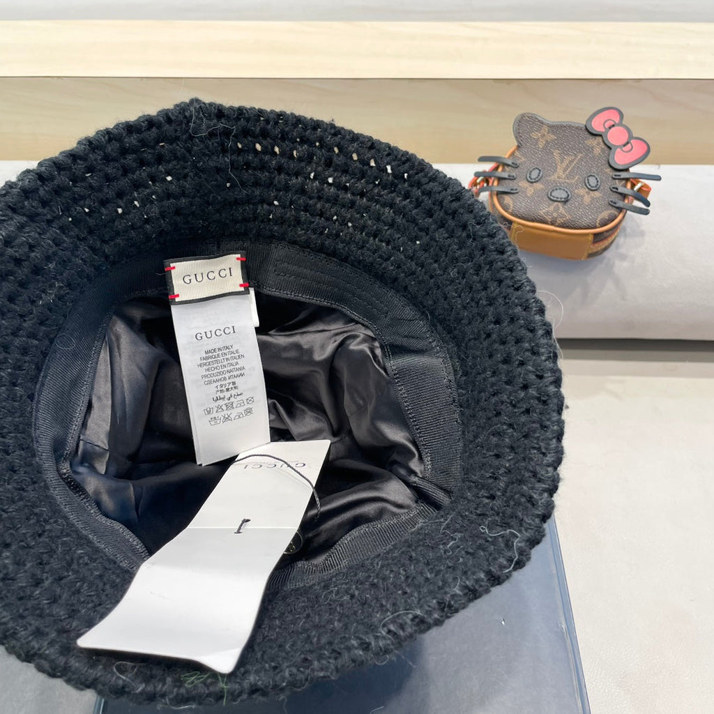GUCCI KNITTED BUCKET HAT IN BLACK WOOL 413395
