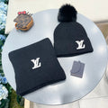 LOUIS VUITTON SET SCARF AND HAT IN BLACK WOOL AND FOX FUR 414772