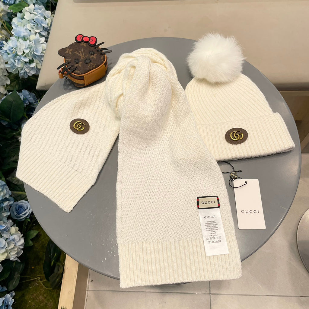 GUCCI SET SCARF AND HAT IN WHITE WOOL 414780