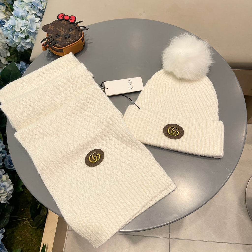 GUCCI SET SCARF AND HAT IN WHITE WOOL 414780