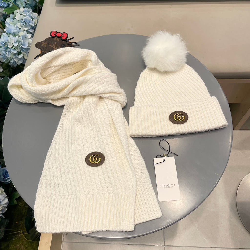 GUCCI SET SCARF AND HAT IN WHITE WOOL 414780