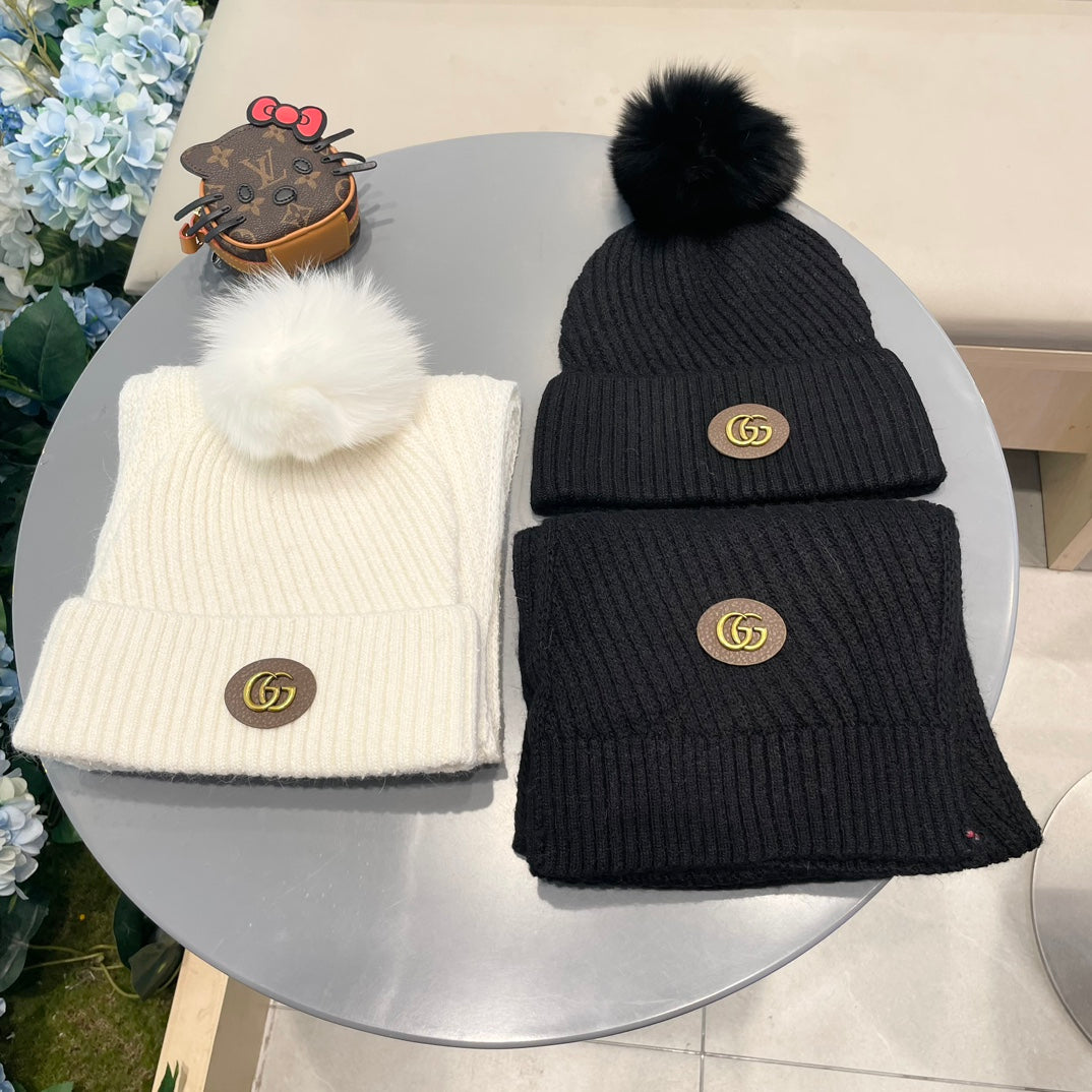 GUCCI SET SCARF AND HAT IN WHITE WOOL 414780