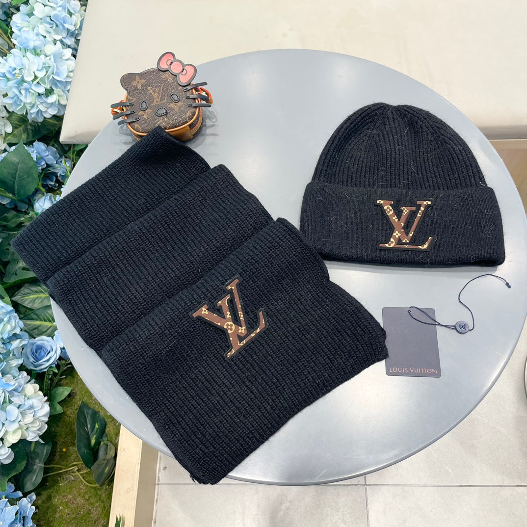 LOUIS VUITTON SET CLASSIC SCARF AND HAT IN BLACK WOOL 414785