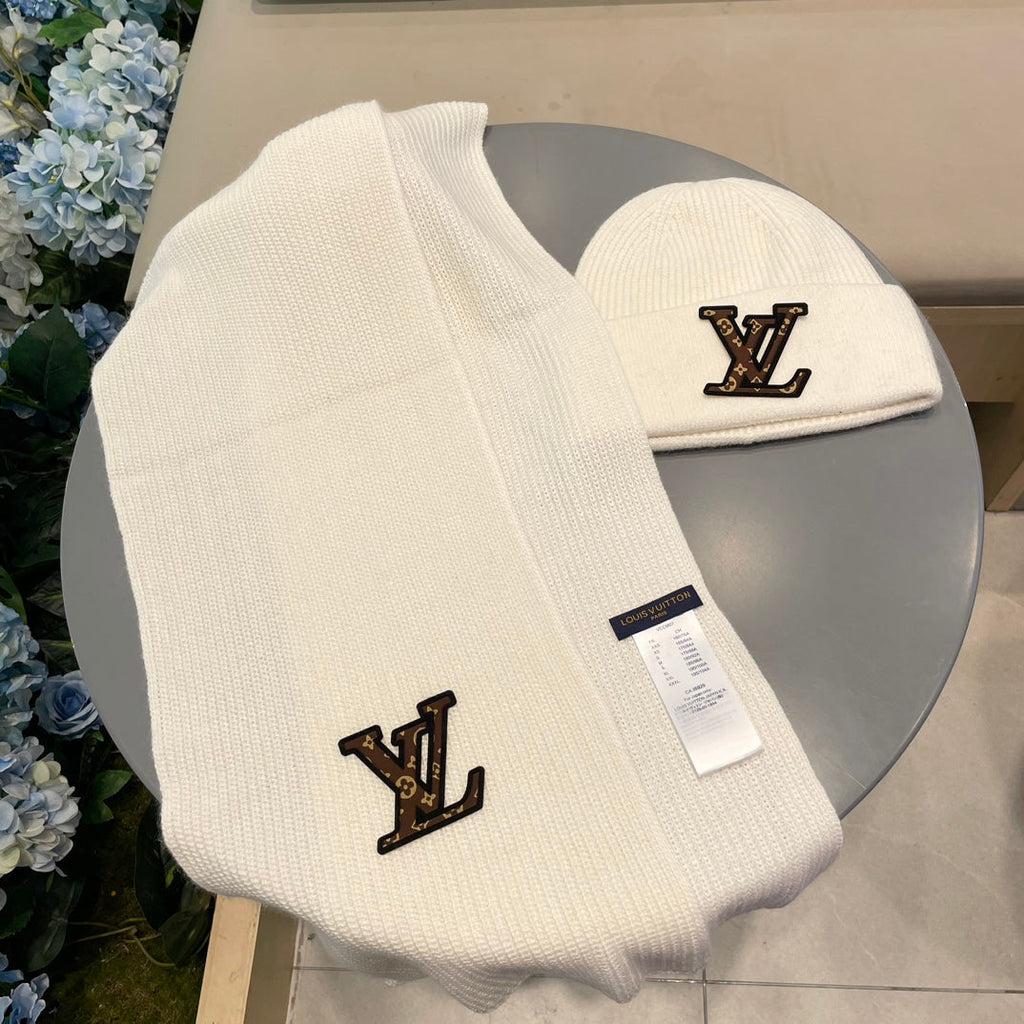 LOUIS VUITTON SET CLASSIC SCARF AND HAT IN WHITE WOOL 414786