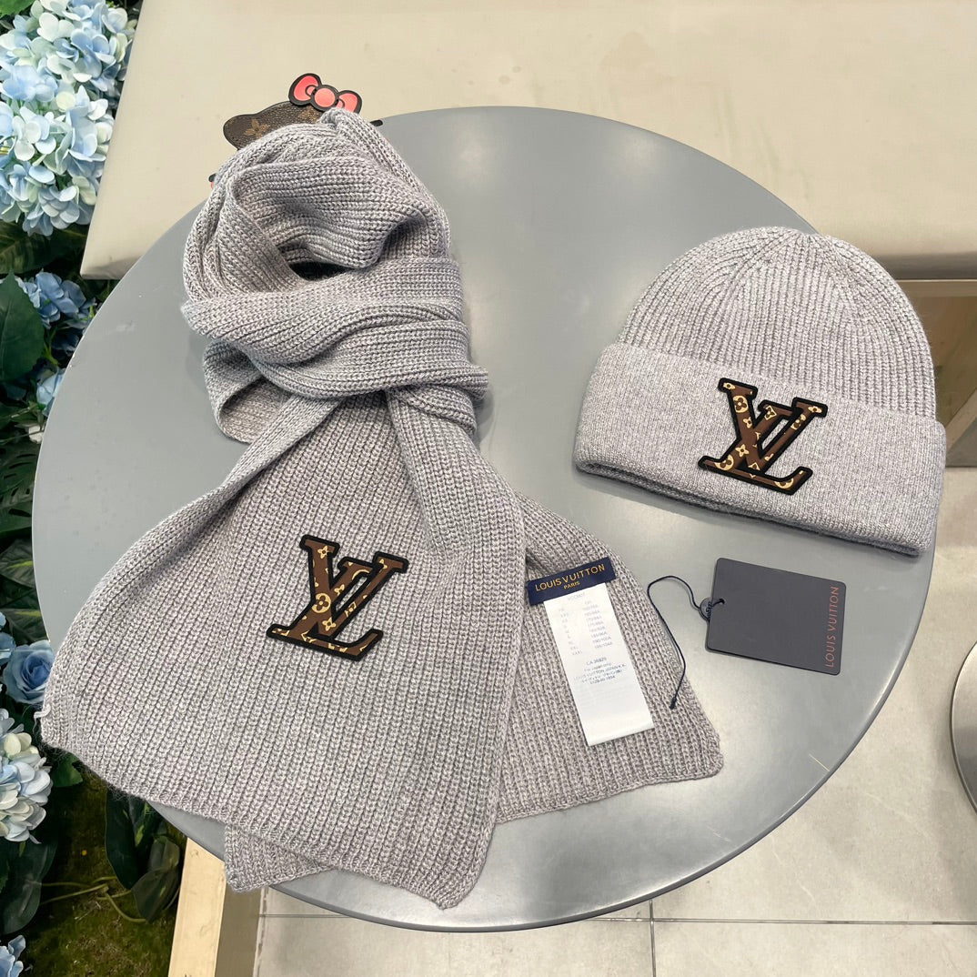 LOUIS VUITTON SET CLASSIC SCARF AND HAT IN GRAY WOOL 414787