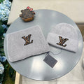 LOUIS VUITTON SET CLASSIC SCARF AND HAT IN GRAY WOOL 414787