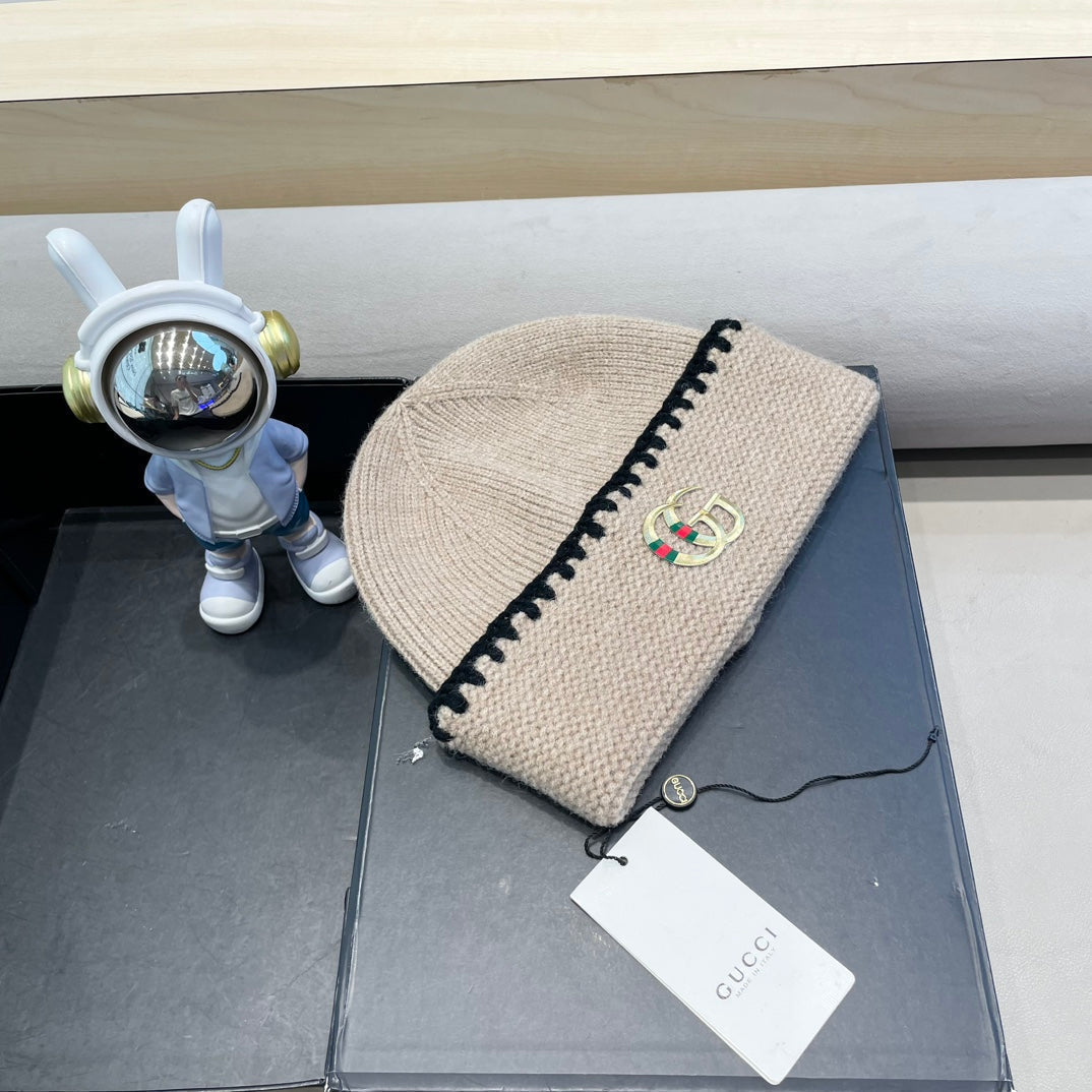 GUCCI BEANIE HAT IN PEANUT BROWN WOOL 416411