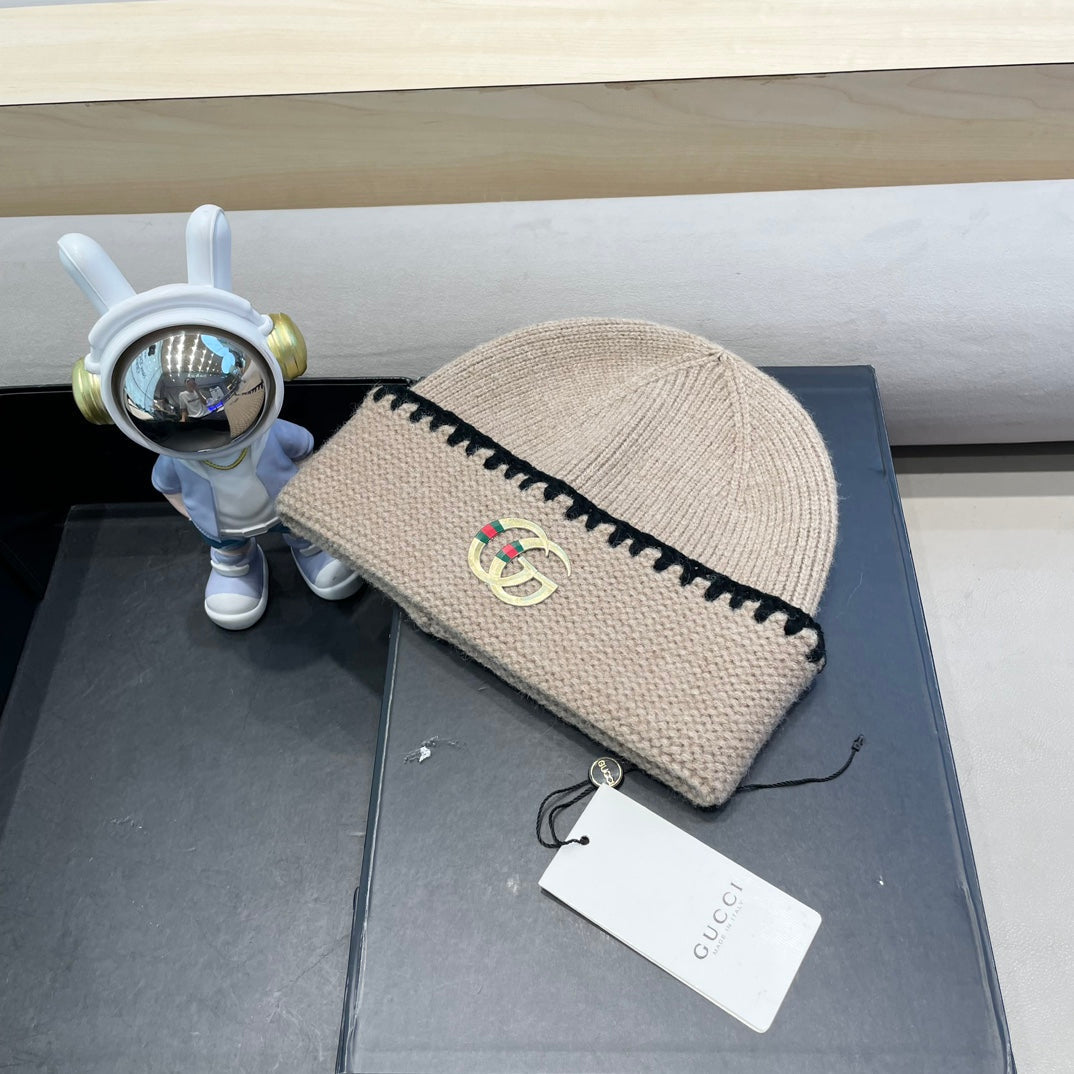 GUCCI BEANIE HAT IN PEANUT BROWN WOOL 416411
