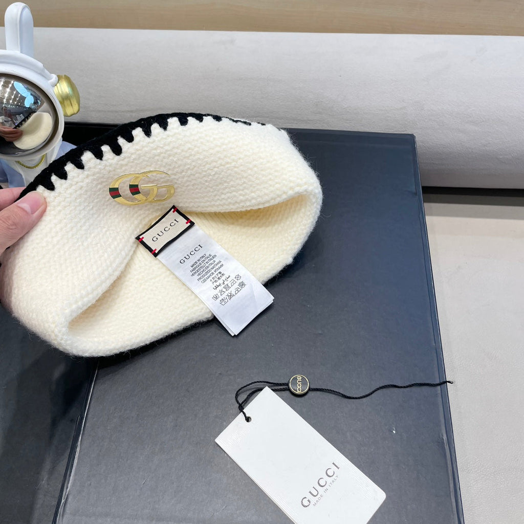 GUCCI BEANIE HAT IN WHITE WOOL 416412