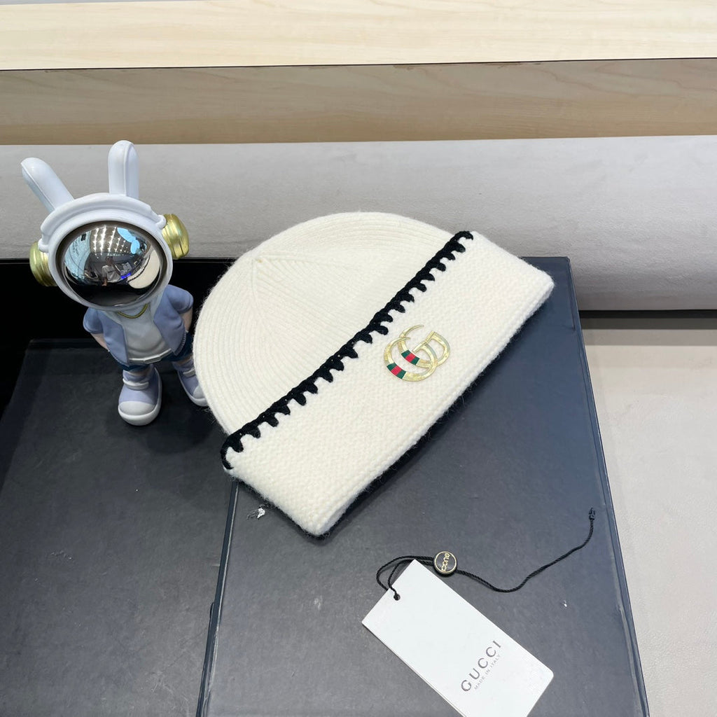 GUCCI BEANIE HAT IN WHITE WOOL 416412