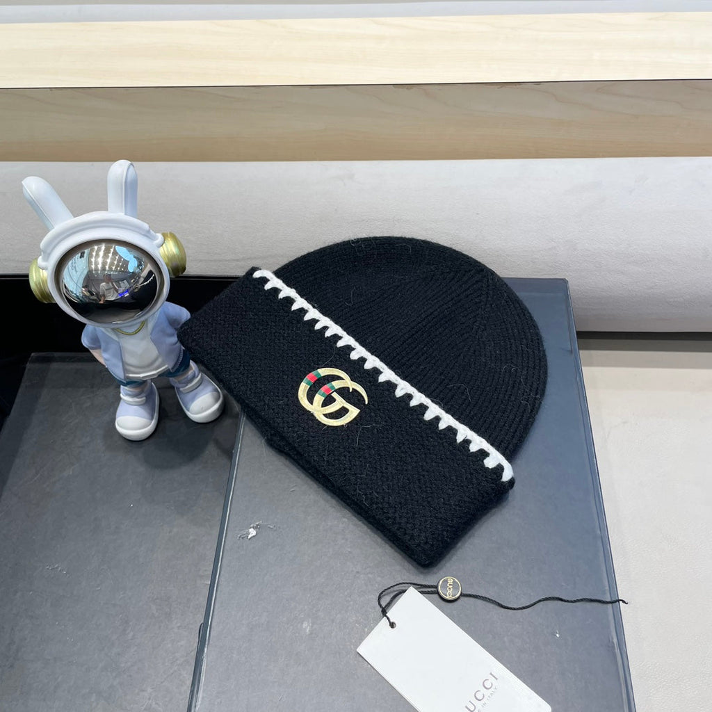 GUCCI BEANIE HAT IN BLACK WOOL 416413
