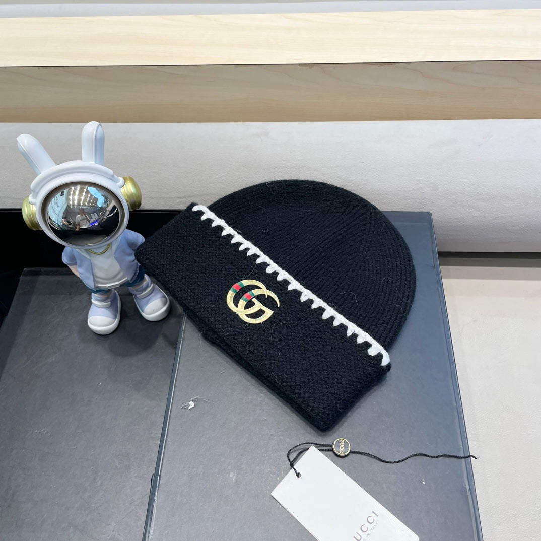 GUCCI BEANIE HAT IN BLACK WOOL 416413