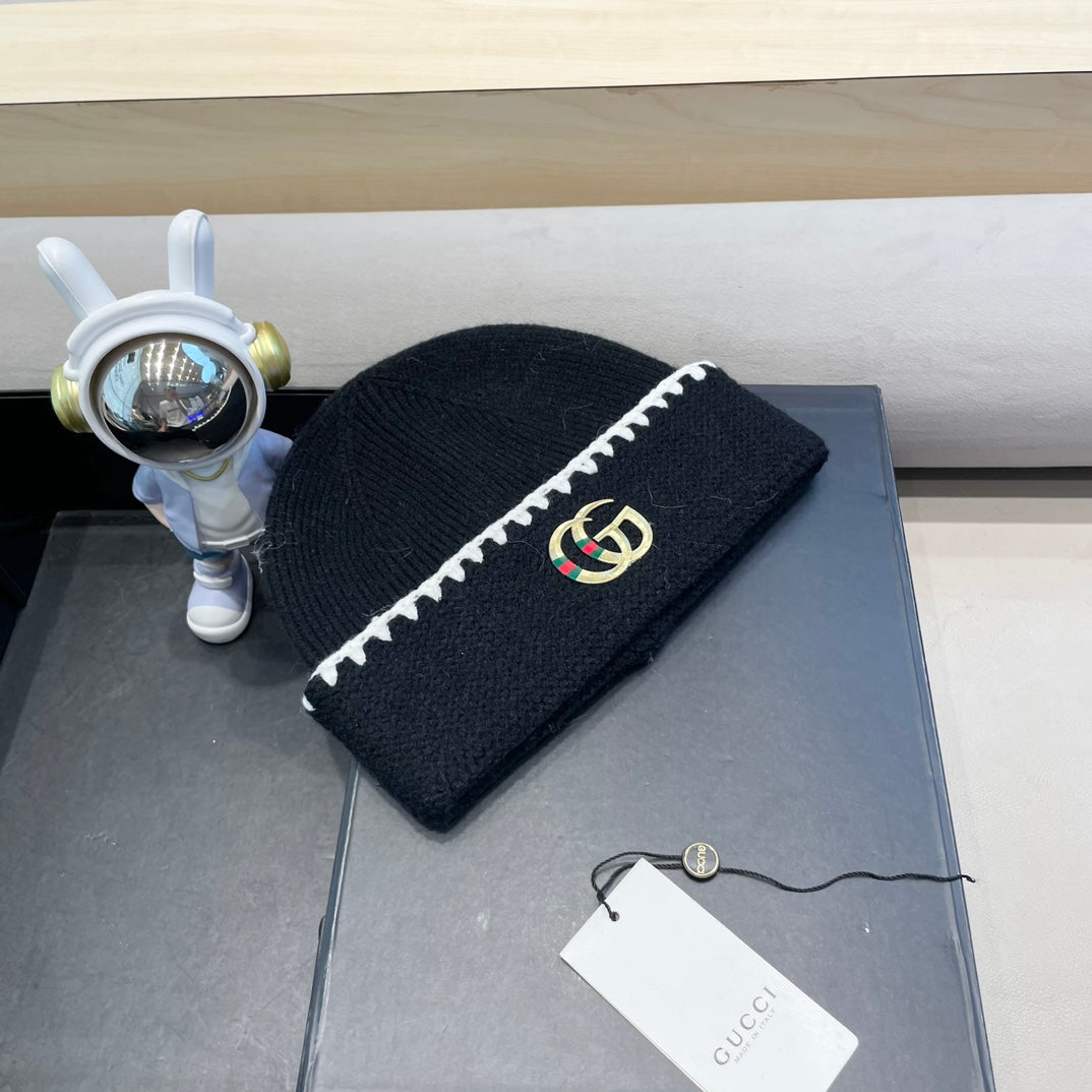 GUCCI BEANIE HAT IN BLACK WOOL 416413