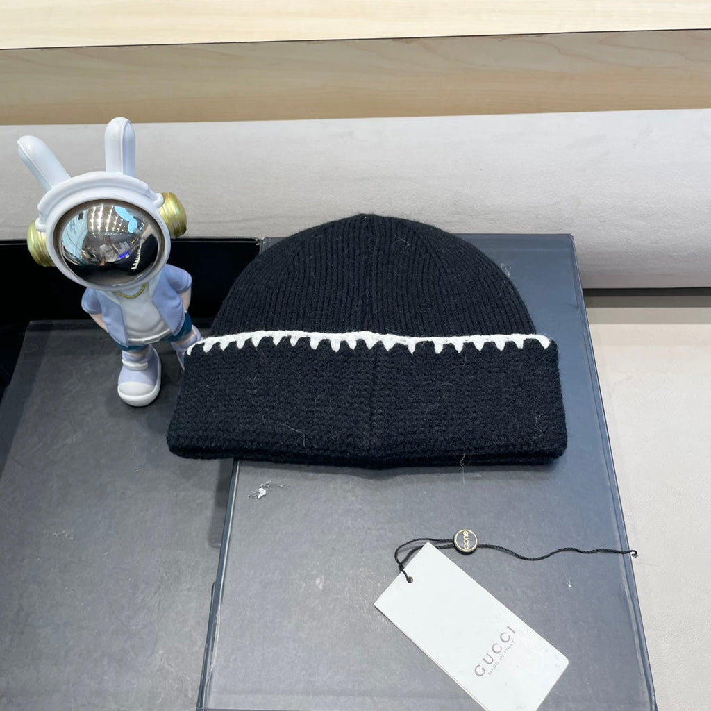 GUCCI BEANIE HAT IN BLACK WOOL 416413