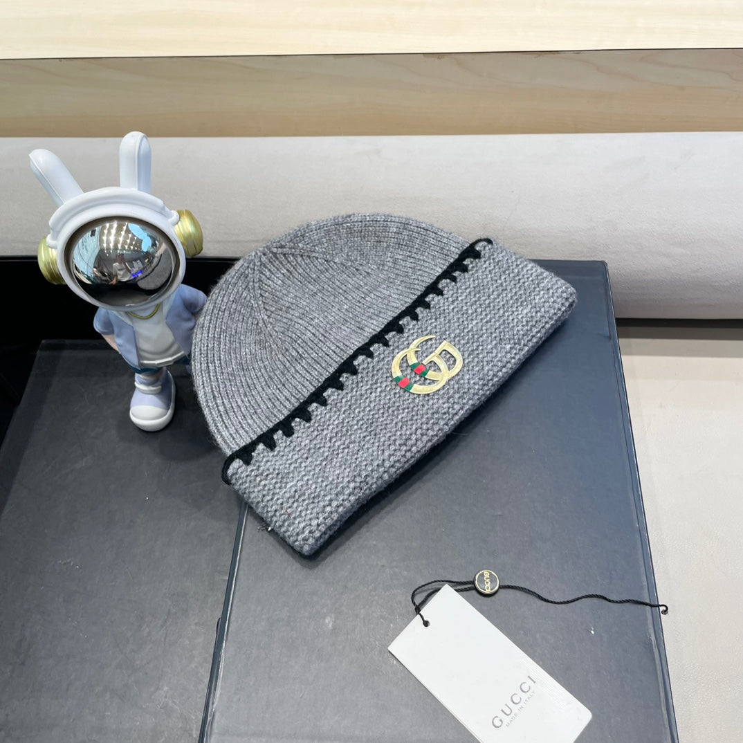 GUCCI BEANIE HAT IN RHINO GRAY WOOL 416414