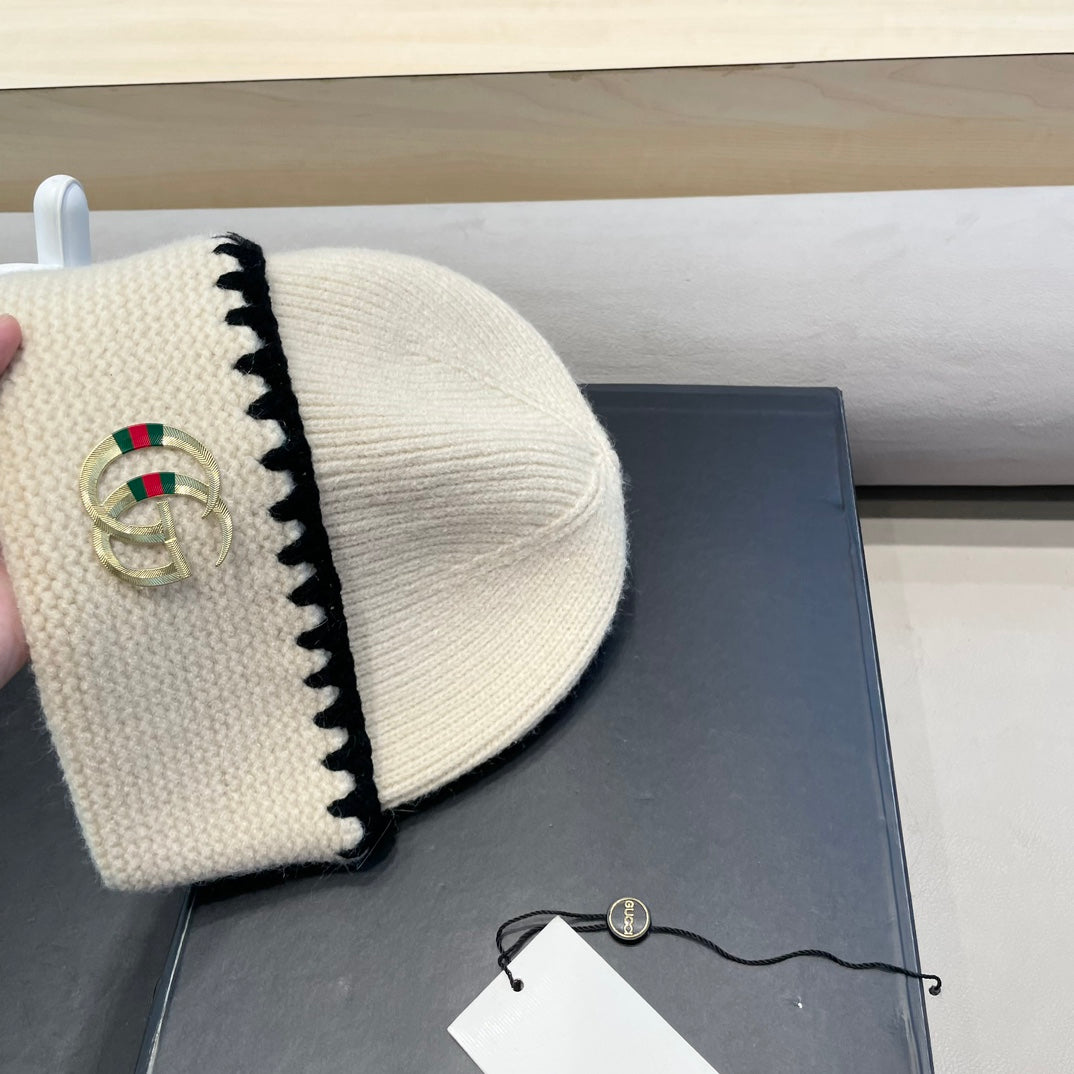 GUCCI BEANIE HAT IN BEIGE WOOL 416415