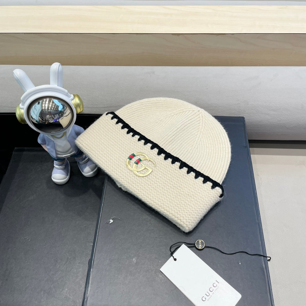 GUCCI BEANIE HAT IN BEIGE WOOL 416415