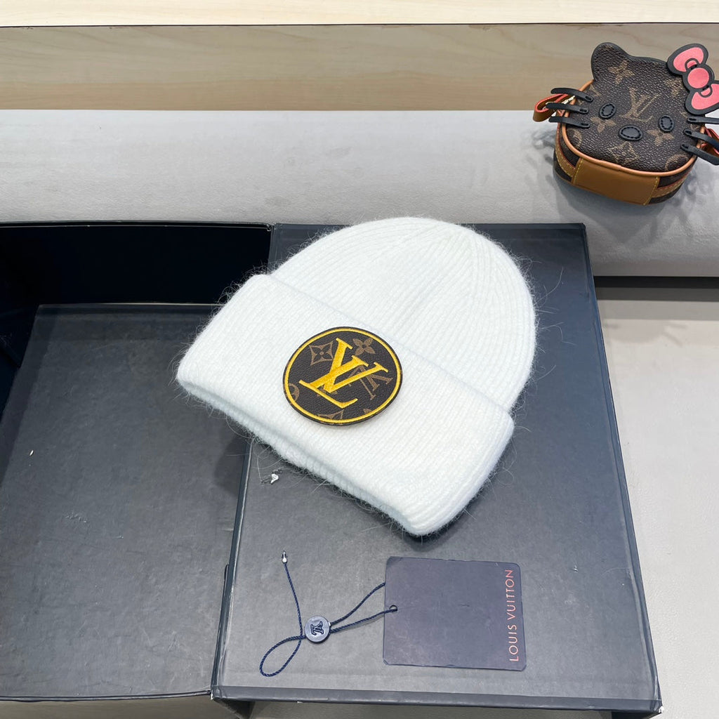 LOUIS VUITTON KNITTED BEANIE HAT IN WHITE WOOL AND RABBIT FUR 417753