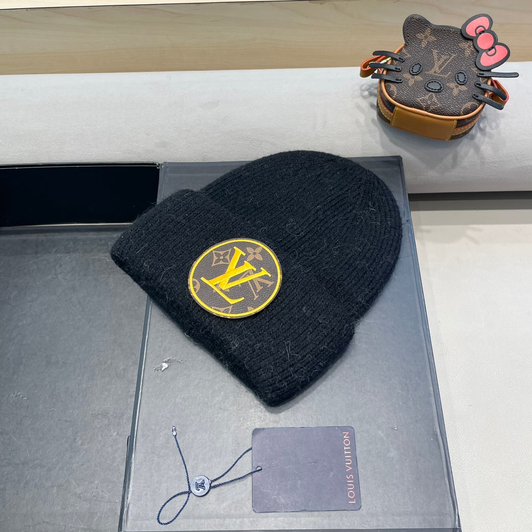 LOUIS VUITTON KNITTED BEANIE HAT IN BLACK WOOL AND RABBIT FUR 417754