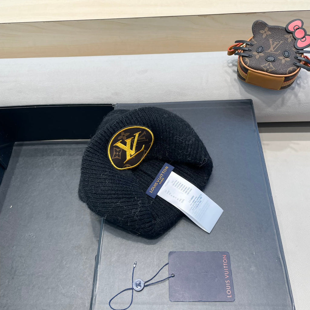 LOUIS VUITTON KNITTED BEANIE HAT IN BLACK WOOL AND RABBIT FUR 417754