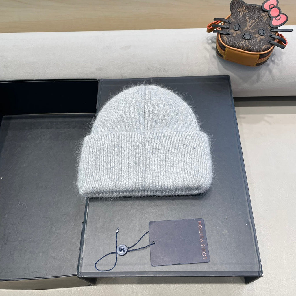 LOUIS VUITTON KNITTED BEANIE HAT IN LIGHT GRAY WOOL AND RABBIT FUR 417755