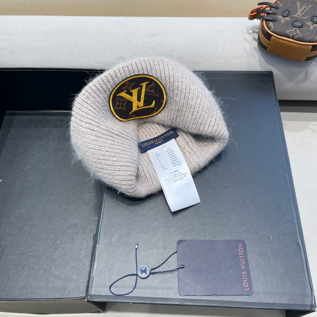 LOUIS VUITTON KNITTED BEANIE HAT IN LIGHT BEIGE WOOL AND RABBIT FUR 417756