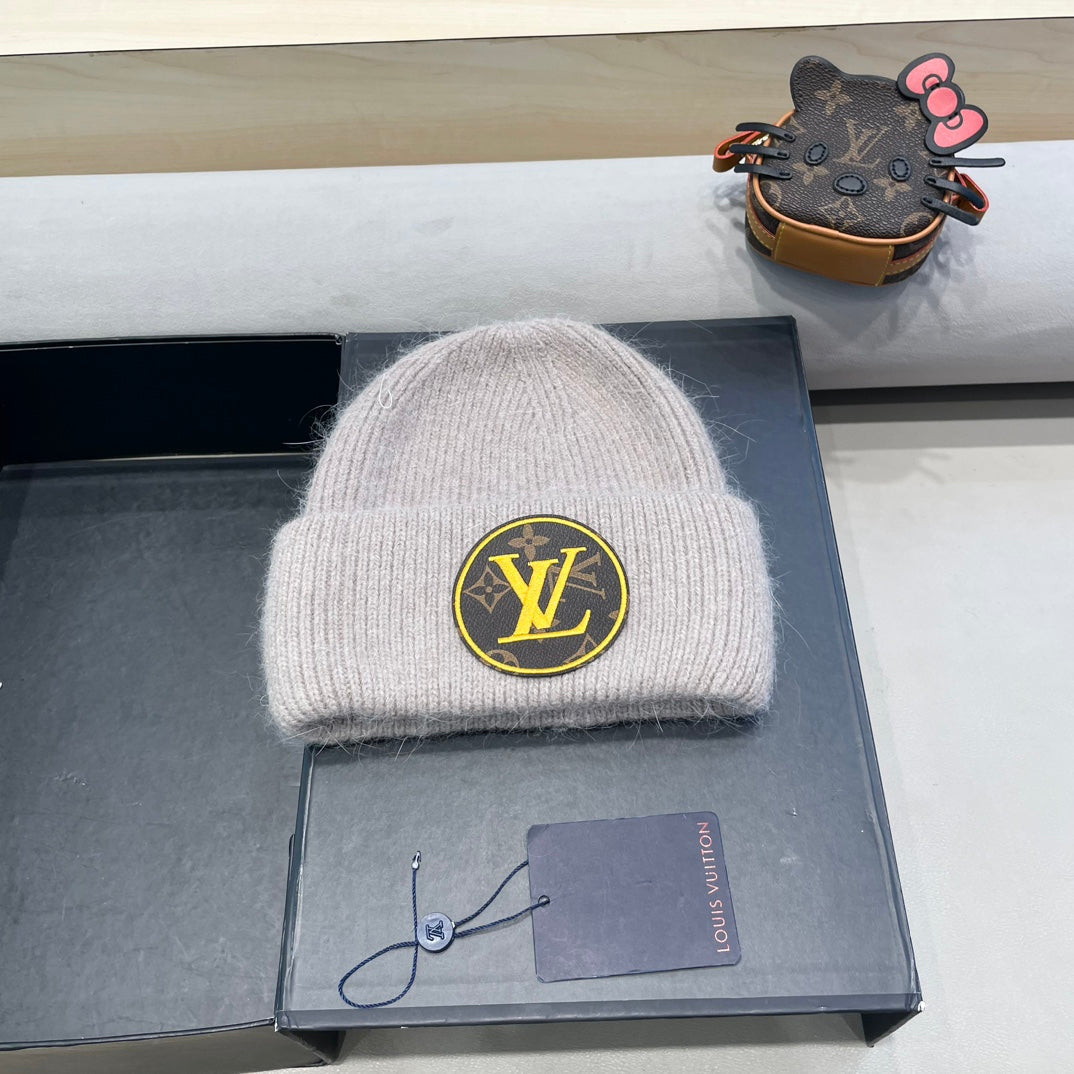 LOUIS VUITTON KNITTED BEANIE HAT IN LIGHT BEIGE WOOL AND RABBIT FUR 417756