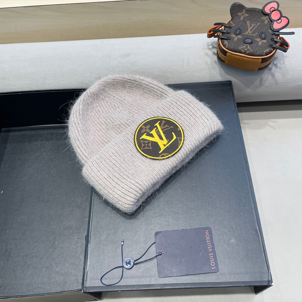 LOUIS VUITTON KNITTED BEANIE HAT IN LIGHT BEIGE WOOL AND RABBIT FUR 417756