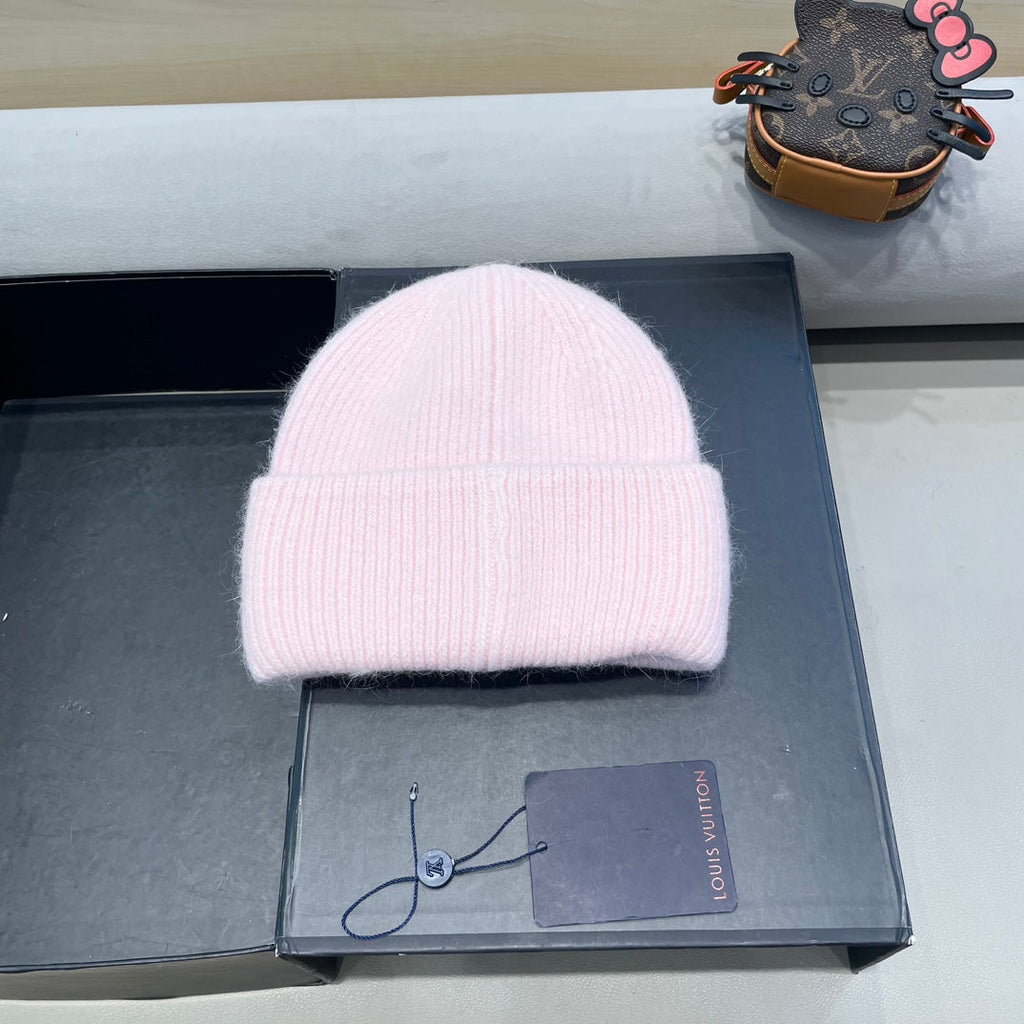 LOUIS VUITTON KNITTED BEANIE HAT IN PASTEL PINK WOOL AND RABBIT FUR 417757