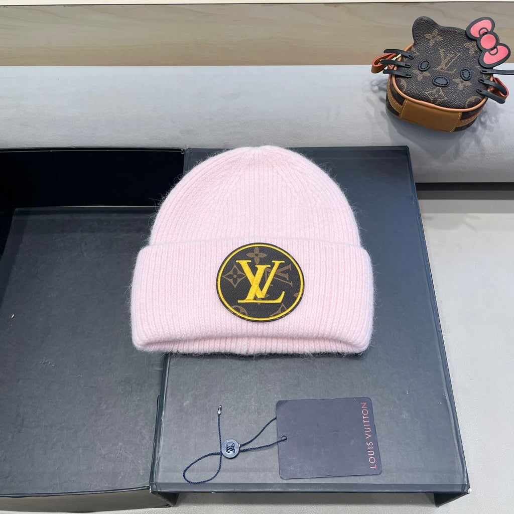 LOUIS VUITTON KNITTED BEANIE HAT IN PASTEL PINK WOOL AND RABBIT FUR 417757