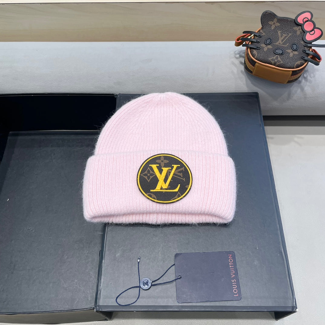 LOUIS VUITTON KNITTED BEANIE HAT IN PASTEL PINK WOOL AND RABBIT FUR 417757