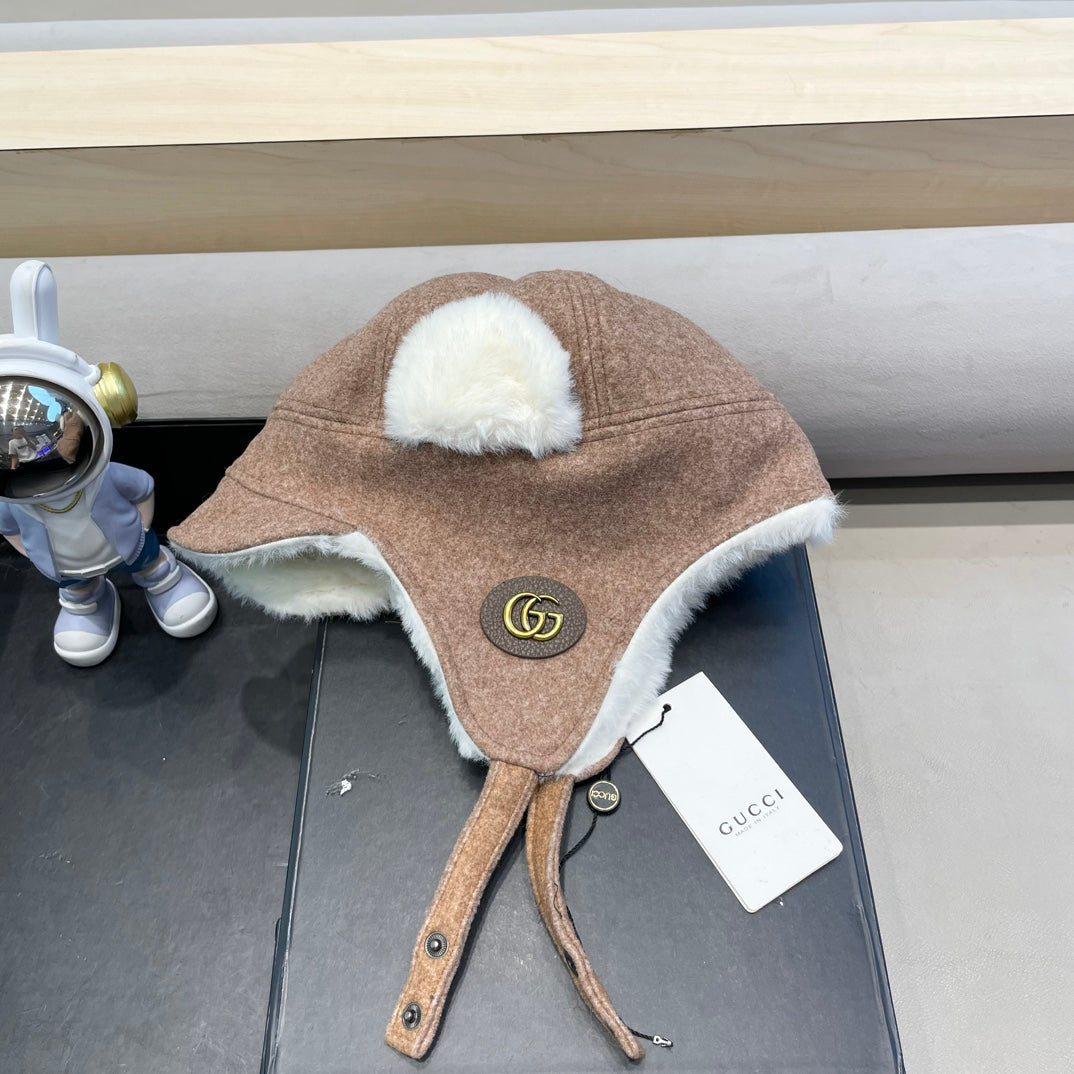 GUCCI TRAPPER HAT IN MEDIUM BROWN SUEDE AND FLEECE 417778