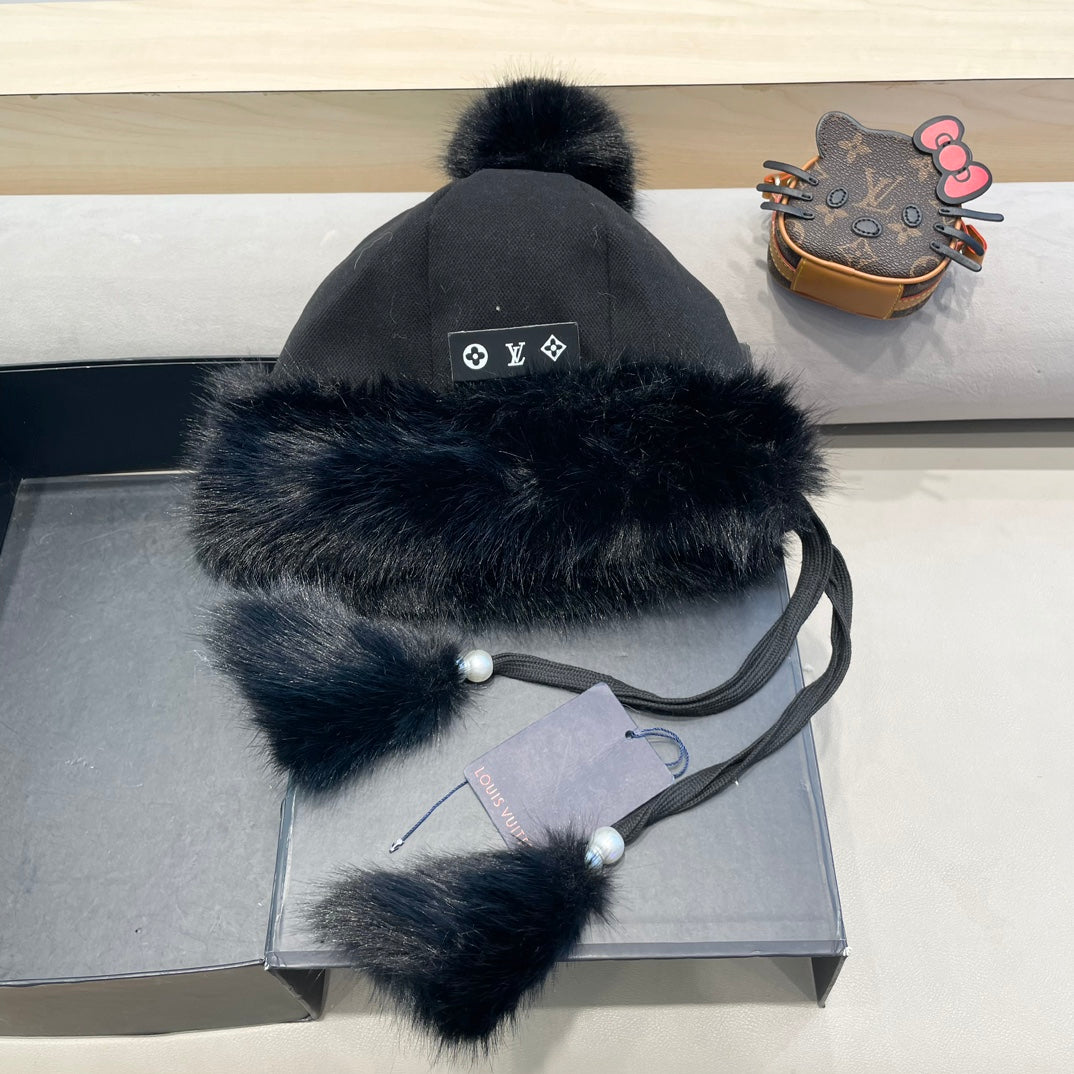 LOUIS VUITTON BEANIE HAT IN BLACK FLEECE AND WOOL 424308