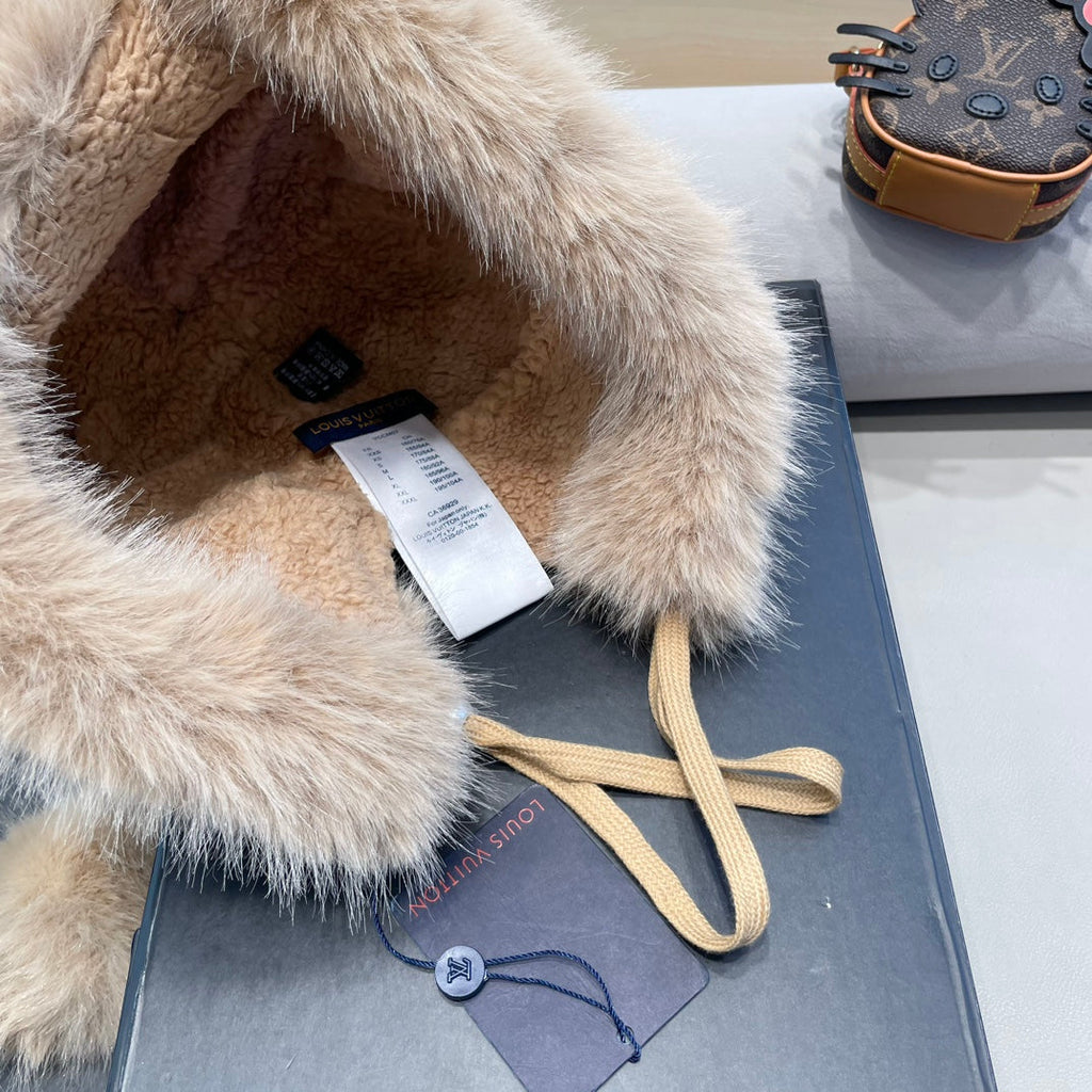 LOUIS VUITTON BEANIE HAT IN SAND BEIGE FLEECE AND WOOL 424307