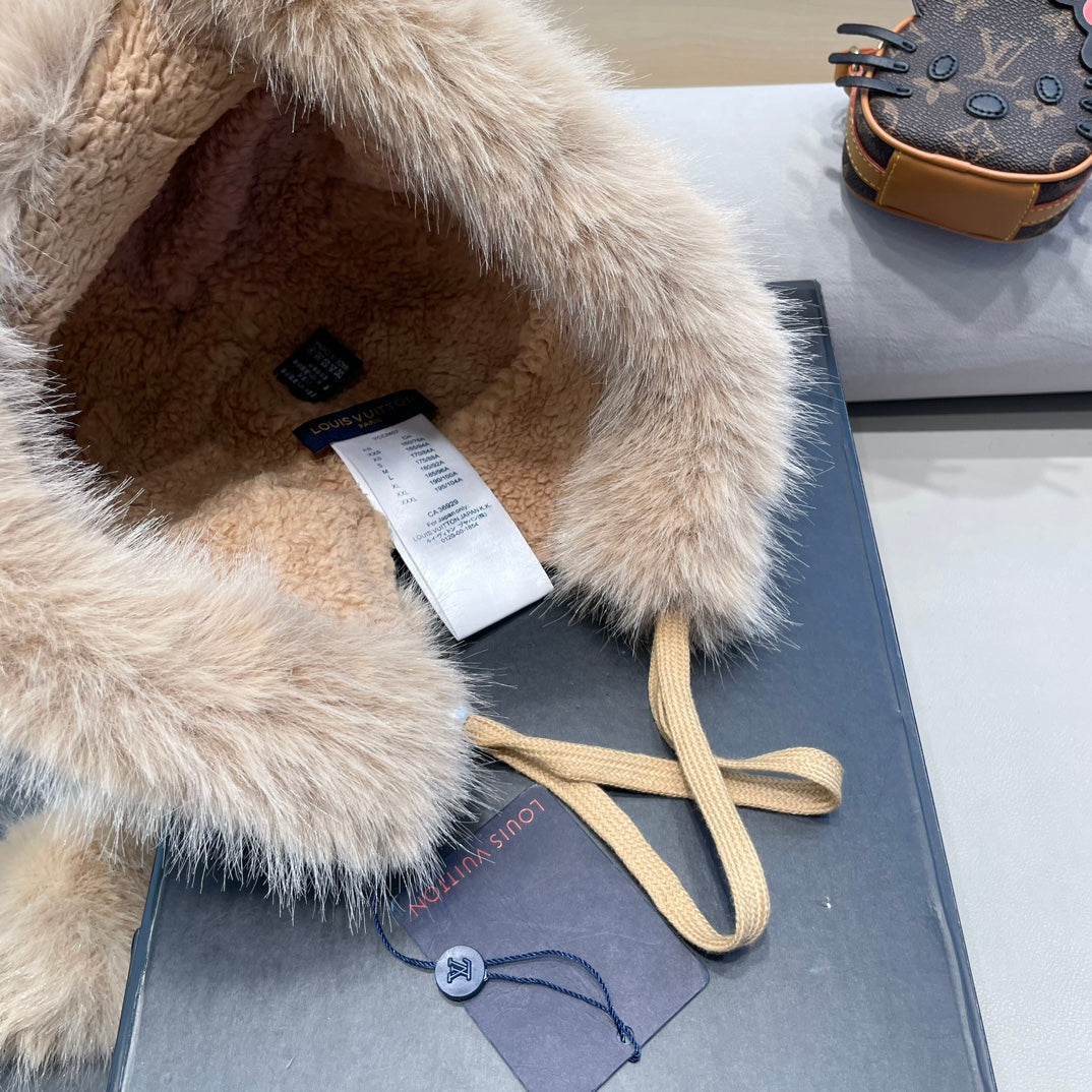 LOUIS VUITTON BEANIE HAT IN SAND BEIGE FLEECE AND WOOL 424307