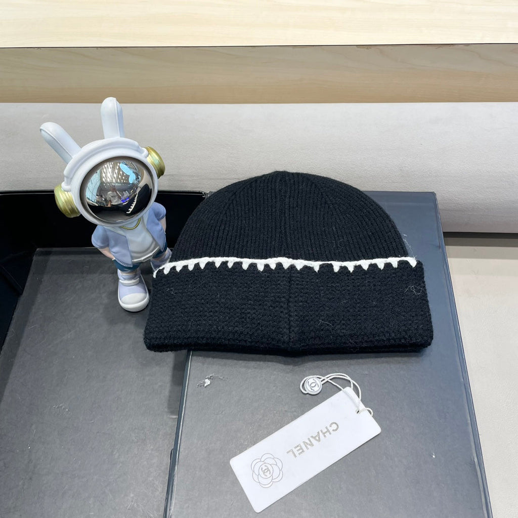 CHANEL BEANIE HAT IN BLACK WOOL 419778