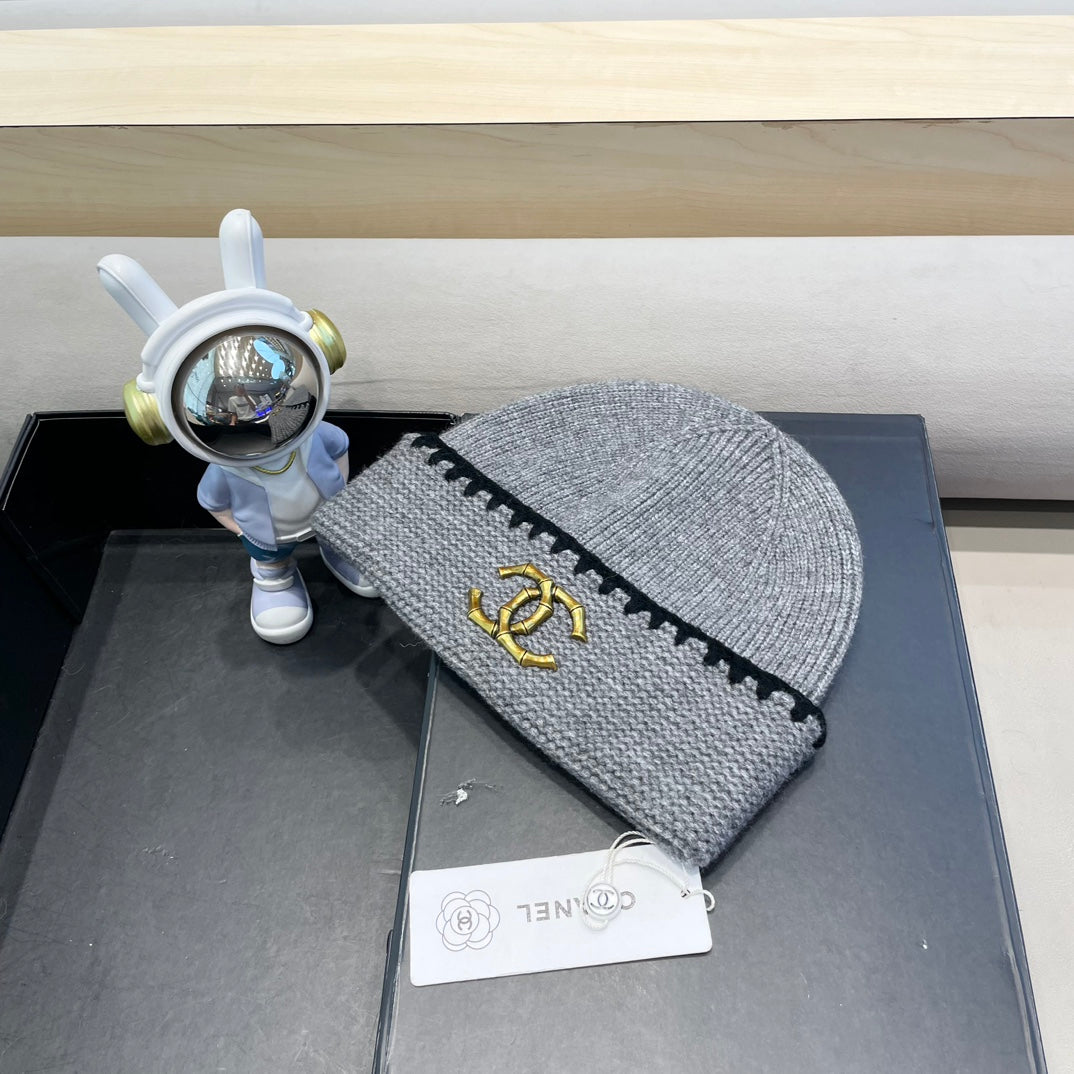 CHANEL KNIT HAT IN SHADOW GRAY WOOL 424301